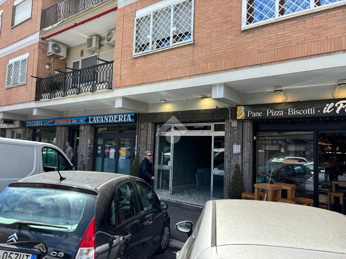 Negozio in Piazza Montecastrilli 33, Roma, {3} - Foto 1