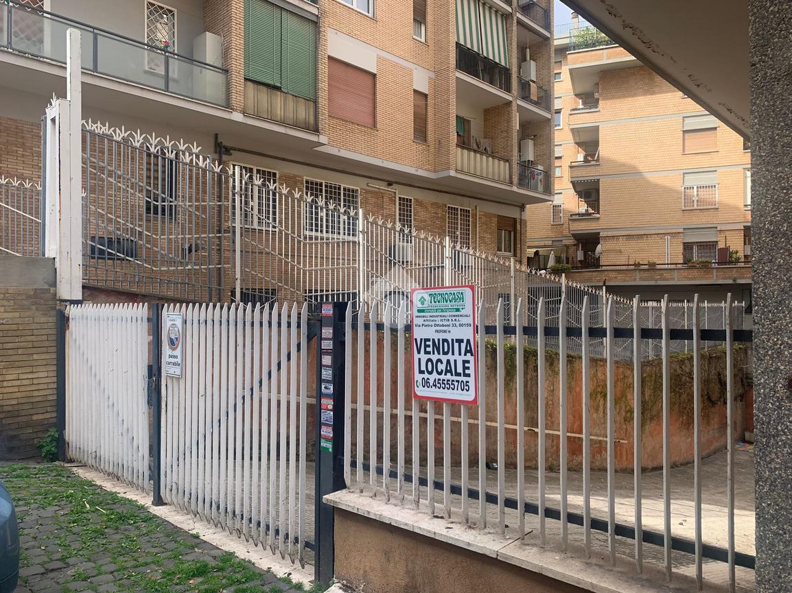 Negozio in Via Diego Angeli 80, Roma, {3} - Foto 1