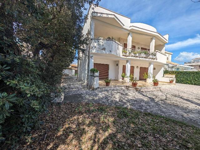 Mansion in Viale Sestri Ponente, Fiumicino - Photo 1