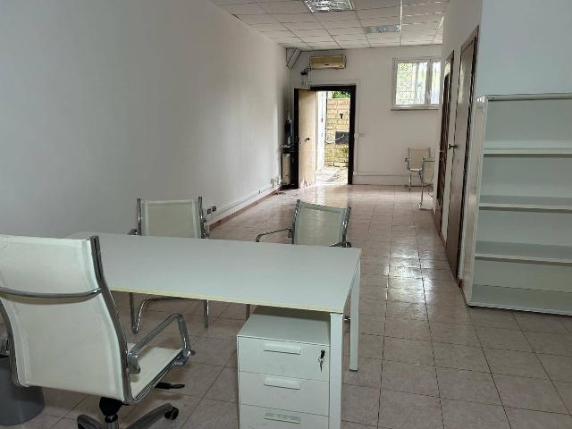 Shared office in Via  Matteo Bartoli, Roma - Photo 1