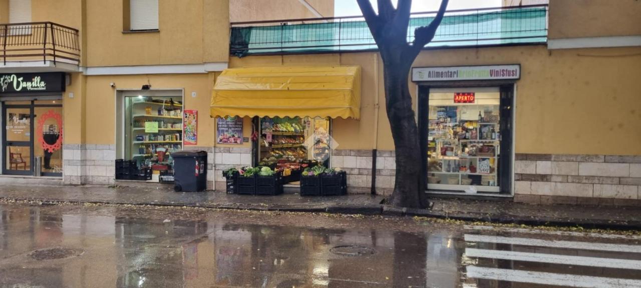Negozio in Via Sulcis 7, Sassari, {3} - Foto 1