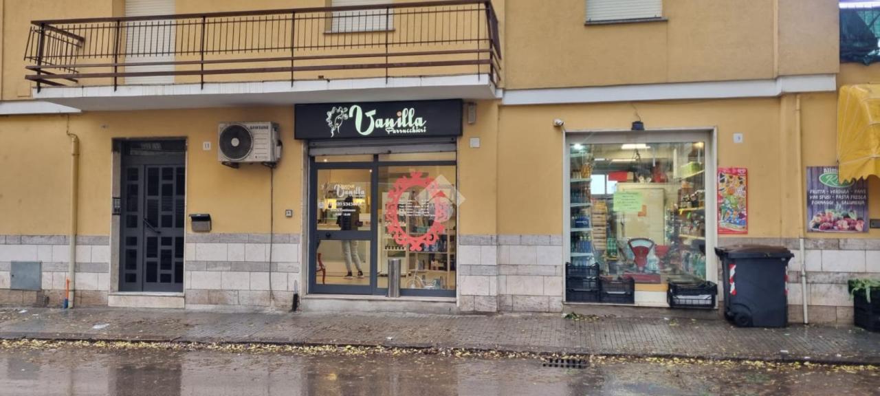 Negozio in Via Sulcis 9, Sassari, {3} - Foto 1