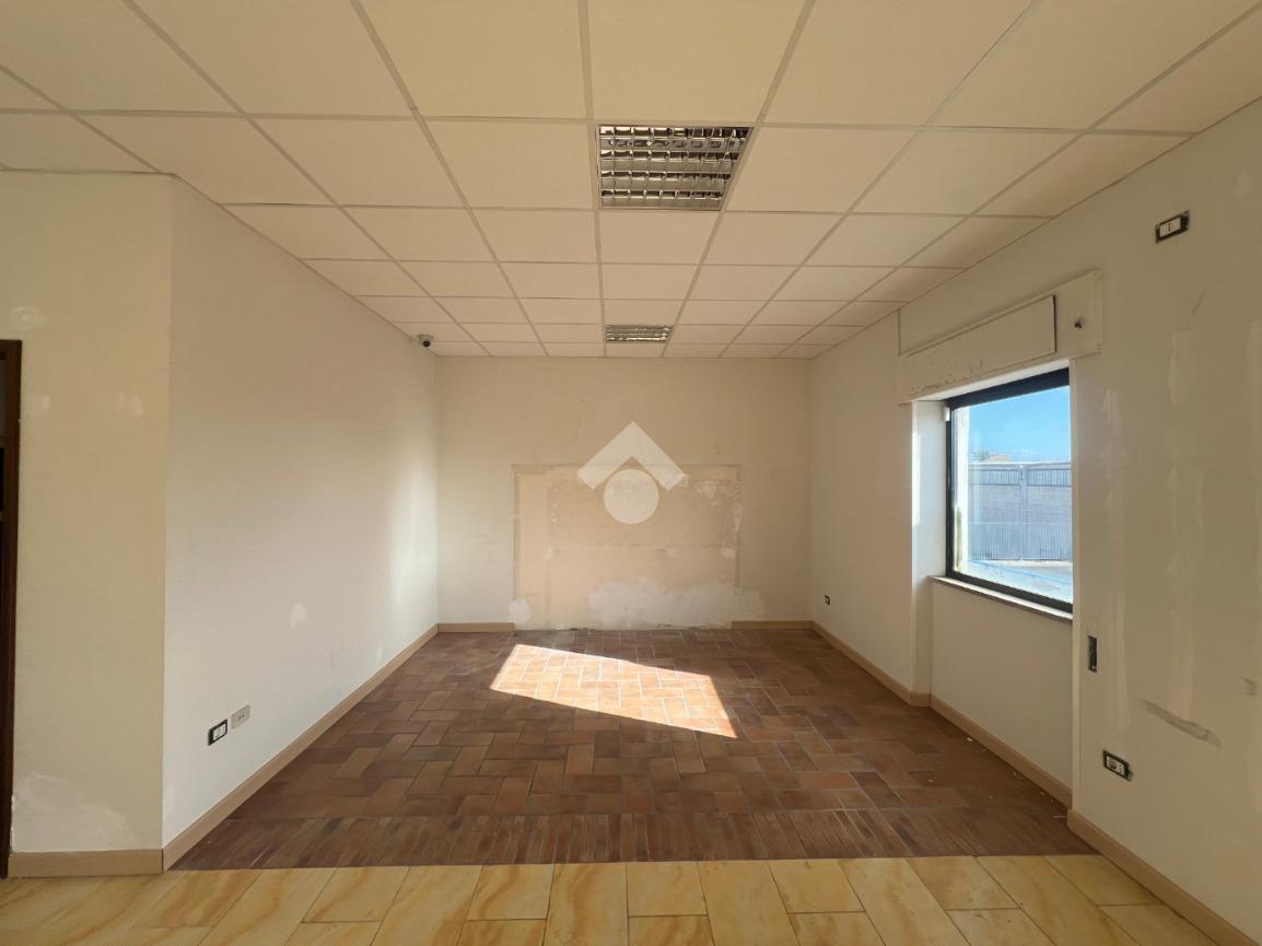 Negozio in Via Pontina 31200, Pomezia, {3} - Foto 2