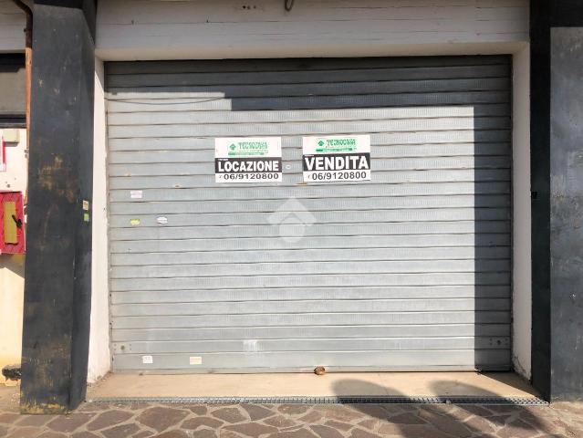 Negozio in Via della Motomeccanica 4, Pomezia - Foto 1