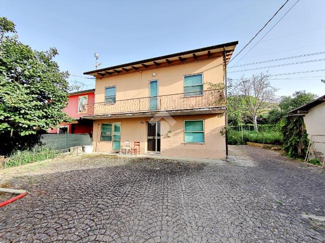 Detached house in Via Einaudi, Montefiore Conca - Photo 1