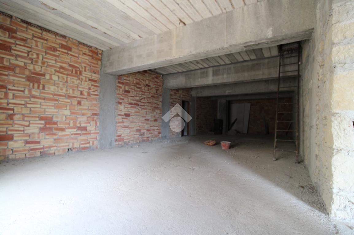 Capannone in Viale Federico d'Urbino 14, San Marino, {3} - Foto 2