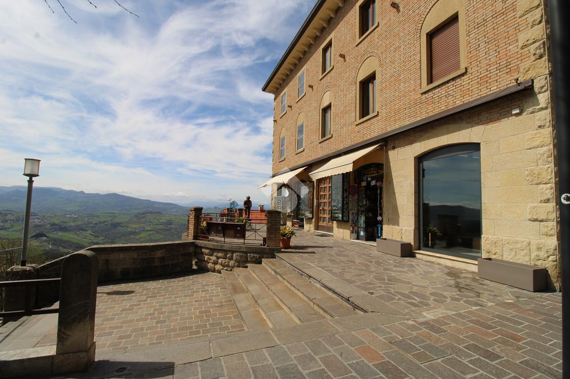 Capannone in Viale Federico d'Urbino 14, San Marino, {3} - Foto 1