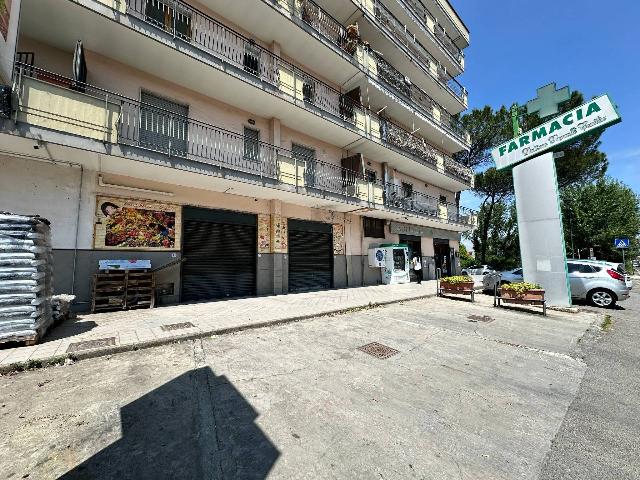 Negozio in Via Somma 91, Marigliano - Foto 1