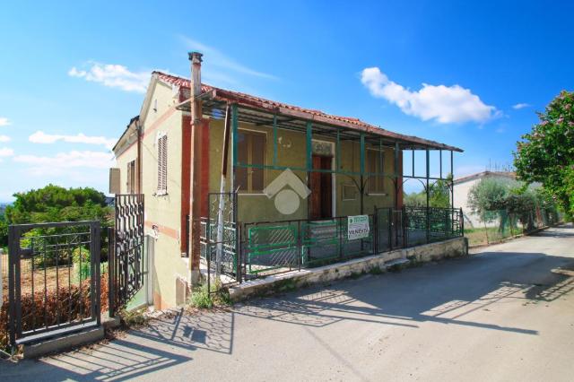 Detached house in Via Giardino 9, Controguerra - Photo 1