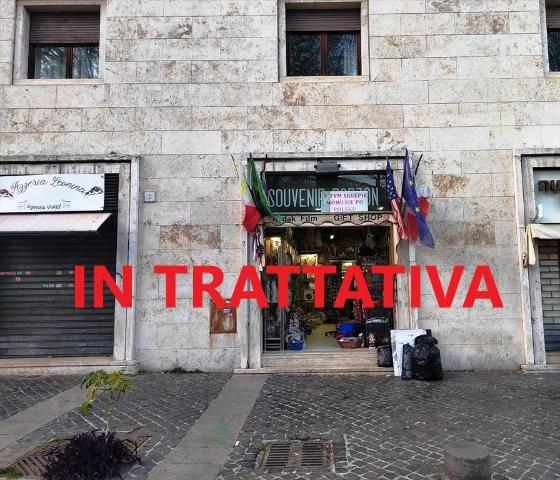 Shop in Piazza della Città Leonina, Roma - Photo 1