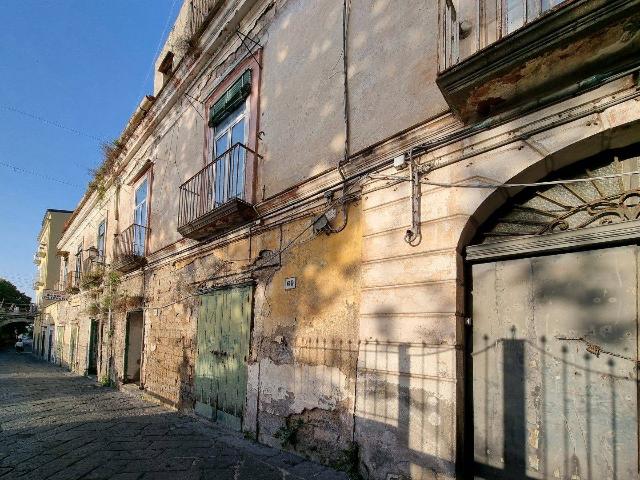 Commercial building in Via San Michele, Piano di Sorrento - Photo 1