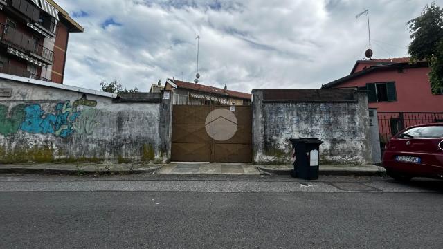 Garage or car box in Via Giovanni Segantini 29, Torino - Photo 1