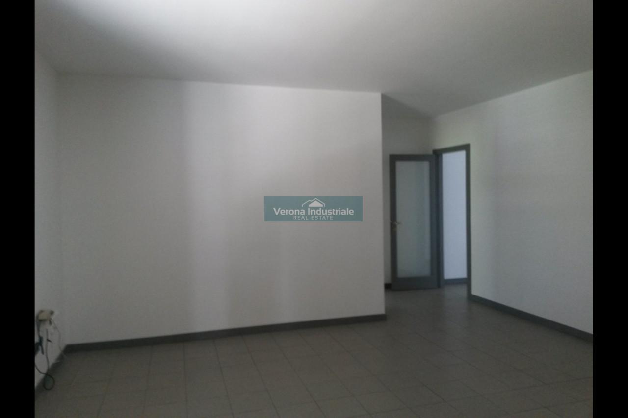 Ufficio in Via C.a.dalla Chiesa, 1, Pescantina, {3} - Foto 2