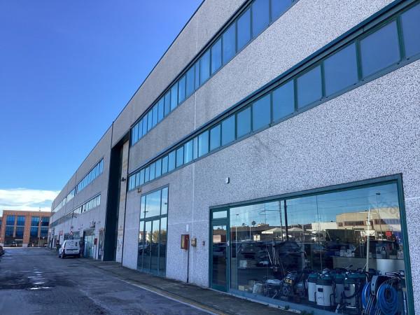Capannone in Via del Lavoro 24, San Benedetto Del Tronto, {3} - Foto 1
