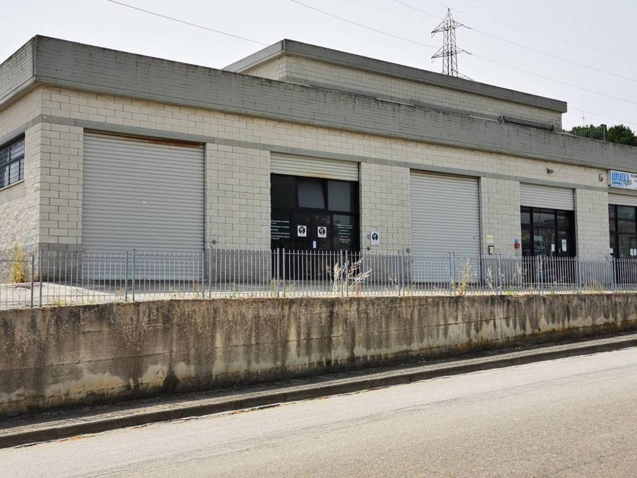 Magazzino in vendita a Ancona