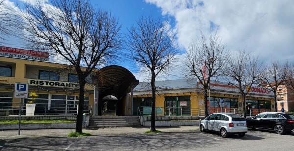 Negozio in Via Giuseppe Saragat, Civitanova Marche, {3} - Foto 2