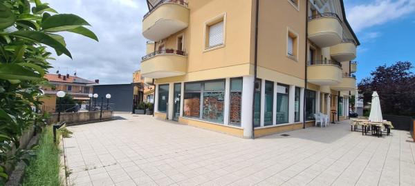 Negozio in Via Giovan Battista Pergolesi 18, Tavullia, {3} - Foto 2