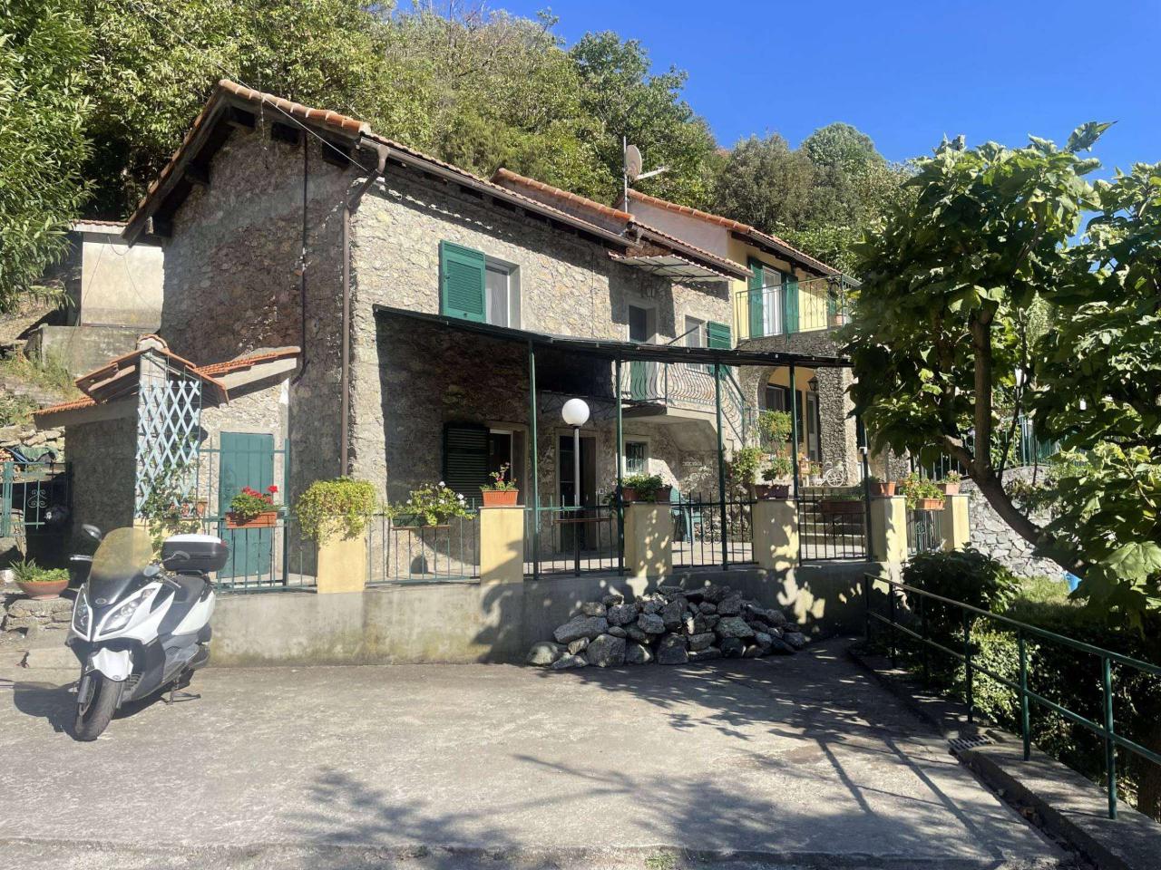 Villa unifamiliare in vendita a Albisola Superiore