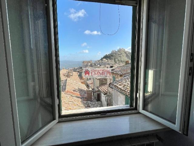 Vierzimmerwohnung in Piazza Maestre Pie, Tolfa - Foto 1