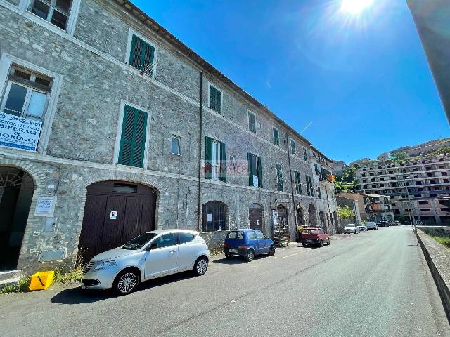 4-room flat in Via Braccianese Claudia 7, Tolfa - Photo 1