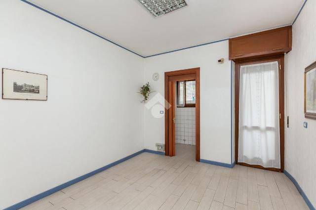 2-room flat in Via Giovanni Giolitti 1, Beinasco - Photo 1