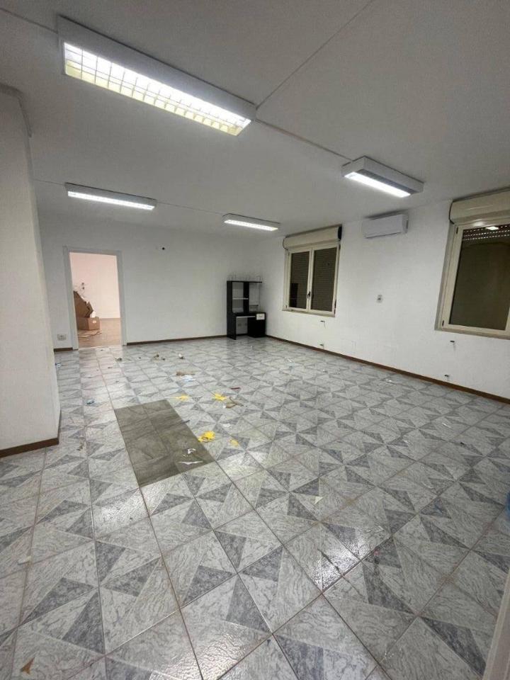 Palazzina commerciale in affitto a Guidonia Montecelio