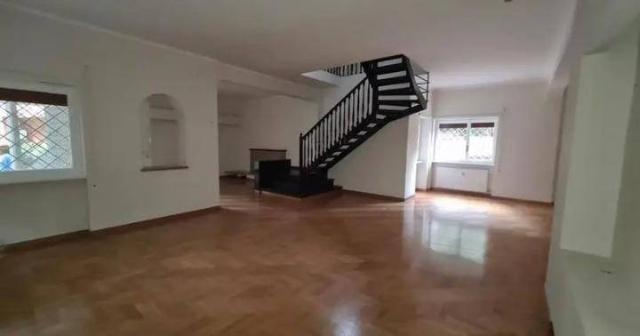 Apartament in {3}, Viale Cortina d'Ampezzo - Photo 1