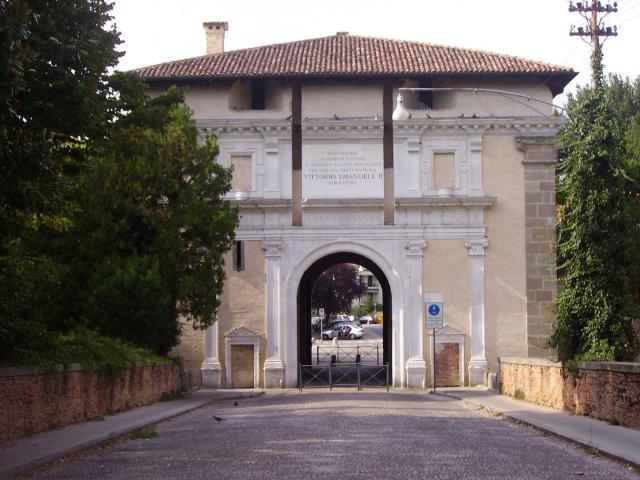 Geschäft in {3}, Piazzale Santa Croce - Foto 1