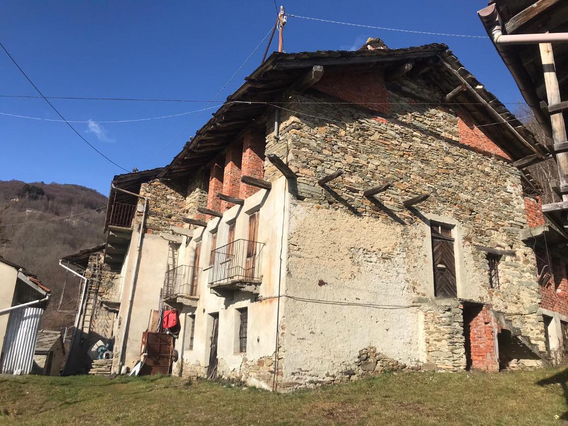 Casa indipendente in vendita a Monastero Di Lanzo