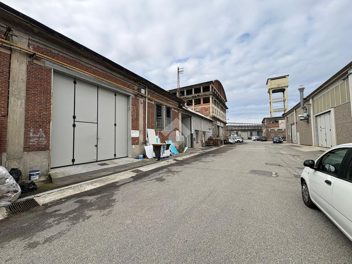Capannone in Via alle Fabbriche 85, Caselle Torinese, {3} - Foto 2