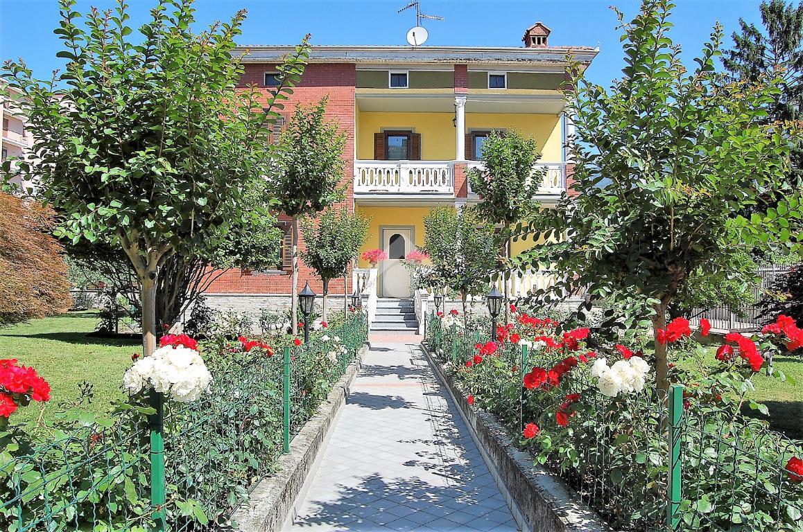 Villa in vendita a Borgofranco D'Ivrea