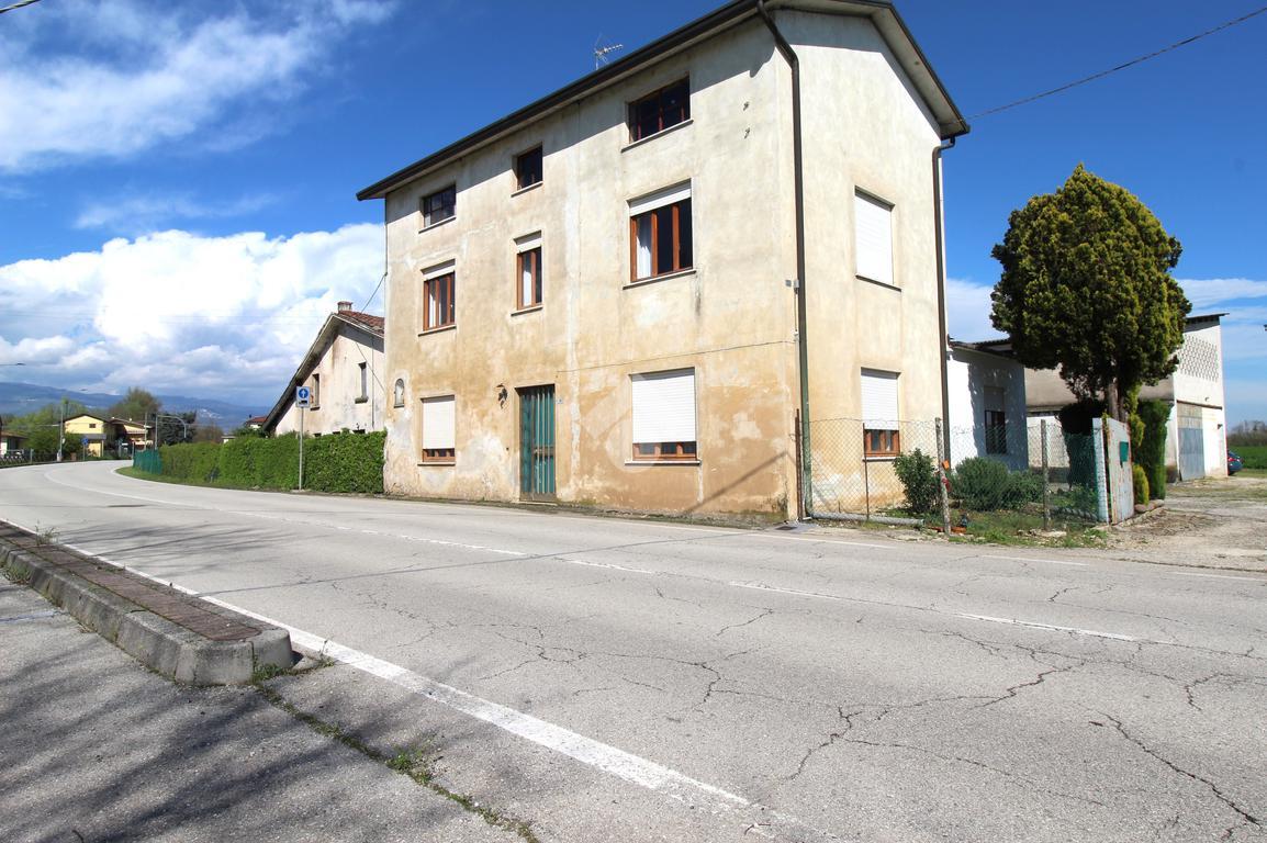 Casa indipendente in vendita a Montecchio Precalcino