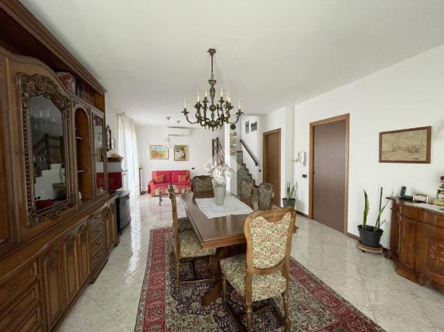 Terraced house in Via Magnago 60, Busto Arsizio - Photo 1