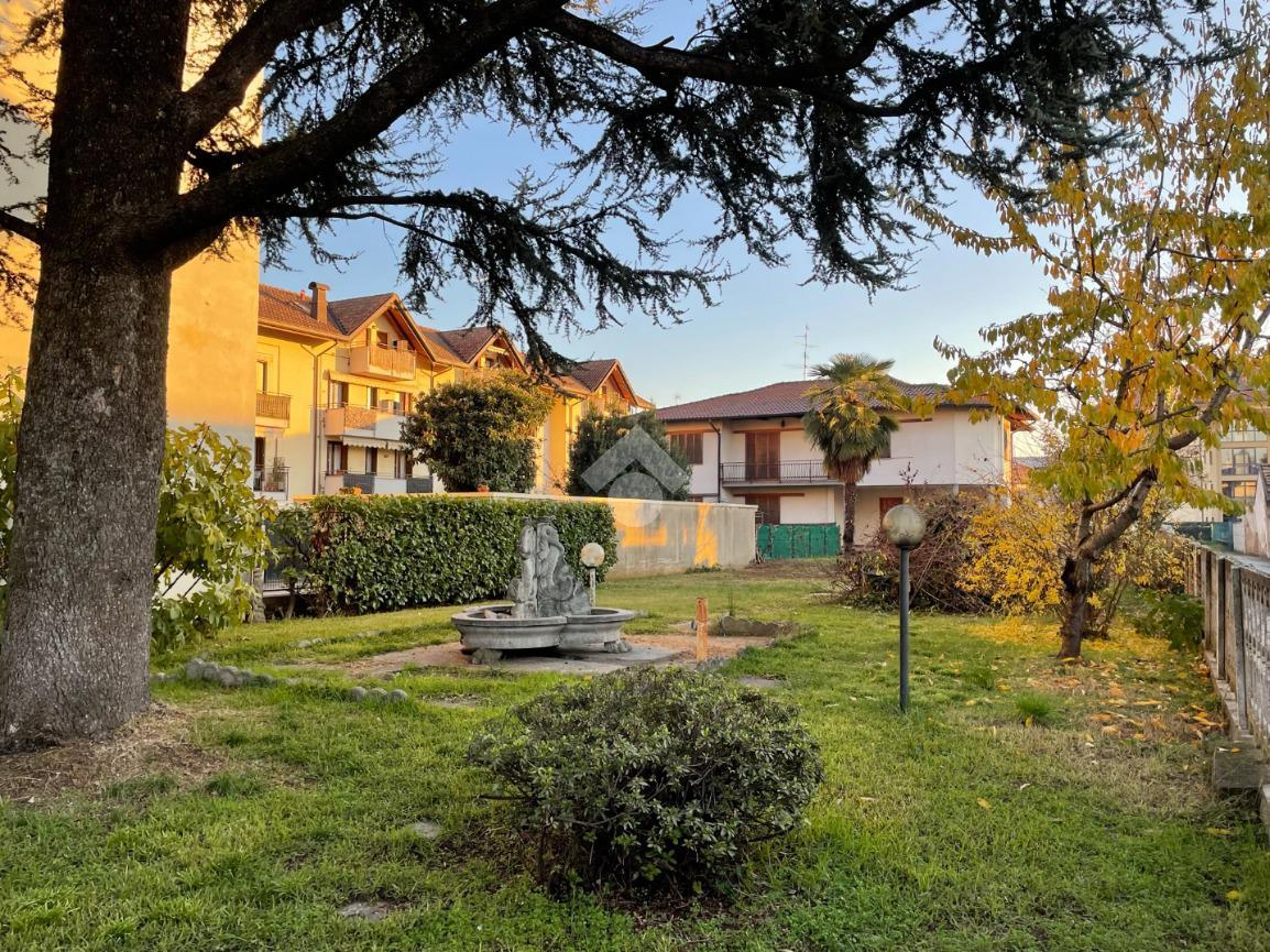 Casa indipendente in vendita a Cardano Al Campo