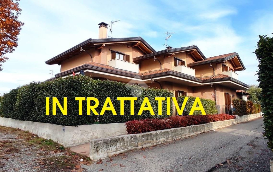 Villa in vendita a Ferno