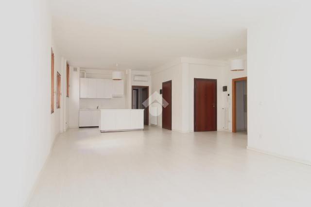 4-room flat in Via Cesare Battisti 13, Vicenza - Photo 1