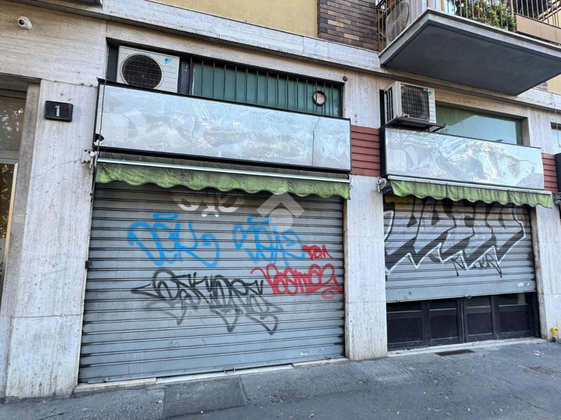 Negozio in Via Vodice 1, Milano, {3} - Foto 2