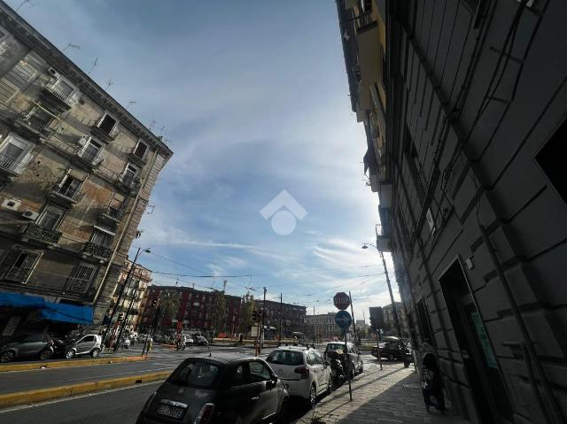 Geschäft in Via Poggioreale 4, Napoli - Foto 1