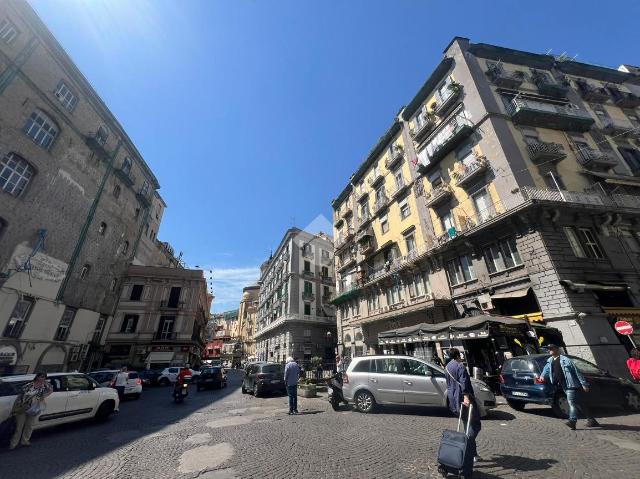 Geschäft in Via Pietro Colletta 62, Napoli - Foto 1