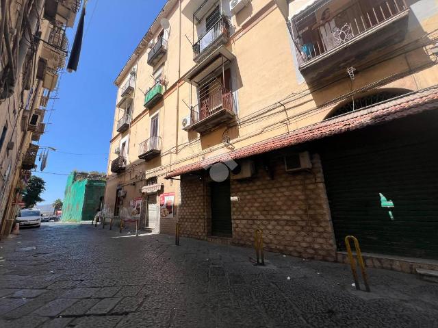 Shop in Vicoletto S.Maria delle Grazie al Loreto 21, Napoli - Photo 1