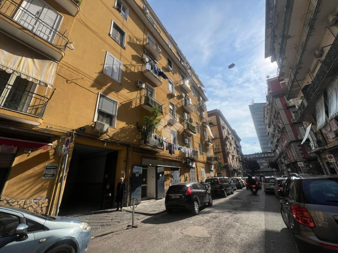 Magazzino in Via Aquila 144, Napoli, {3} - Foto 2