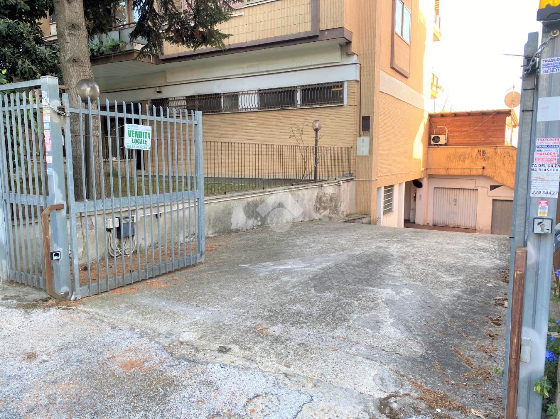Magazzino in Via Giulio Bizzozzero 15, Roma, {3} - Foto 2