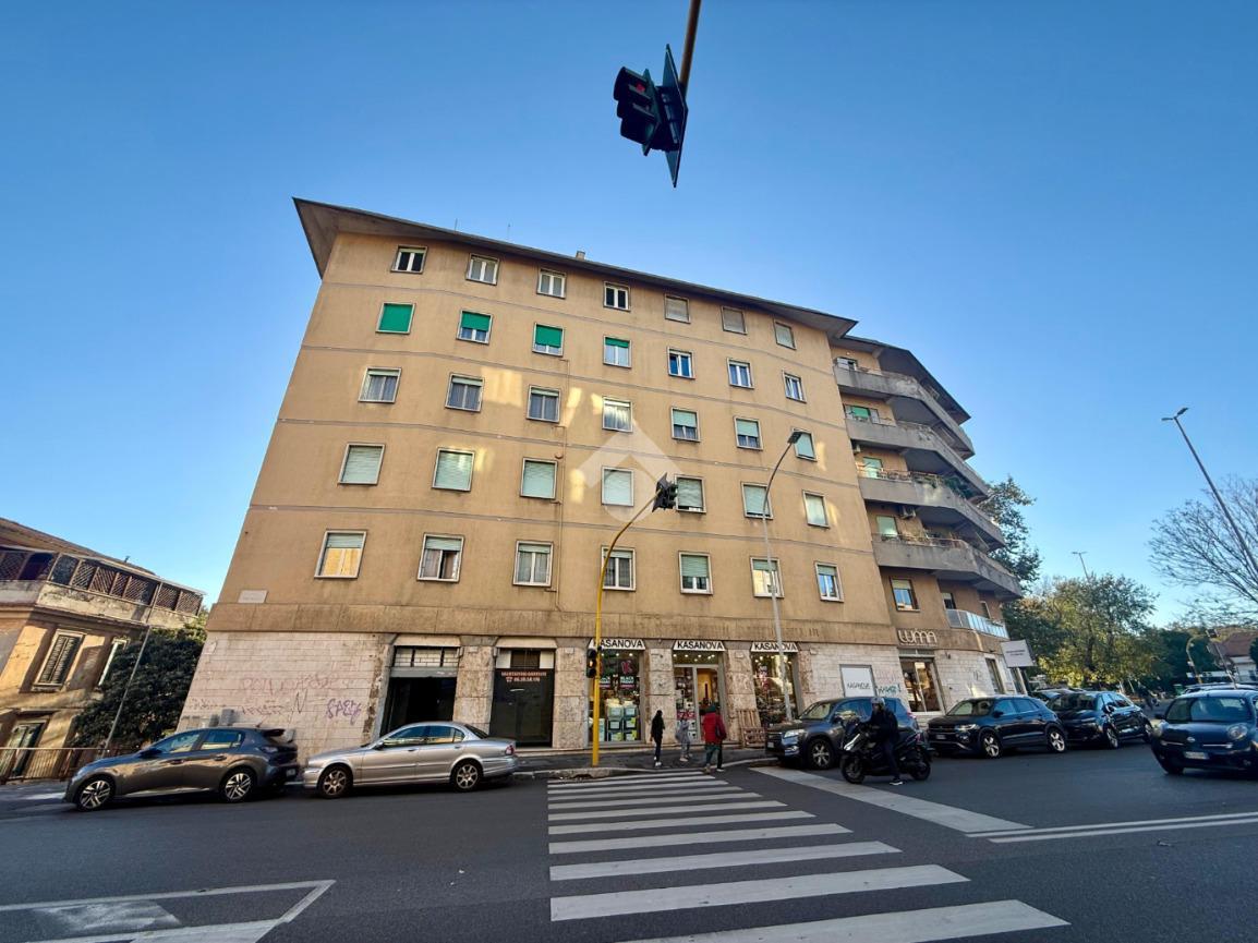 Negozio in Via Trionfale 7199, Roma, {3} - Foto 1