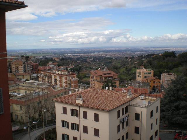 Penthouse in Via Monsignor Grassi, Marino - Photo 1