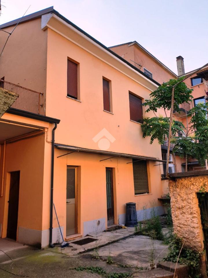 Casa indipendente in vendita a Corteolona e Genzone