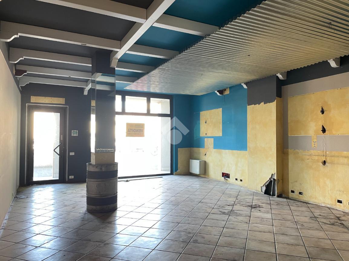 Negozio in , San Giovanni Lupatoto - Foto 1