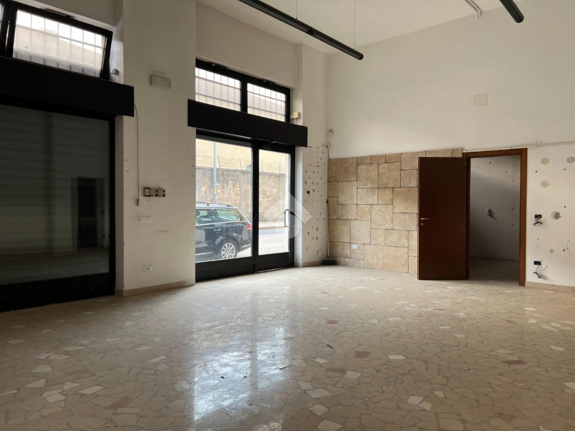 Negozio in , Verona - Foto 1