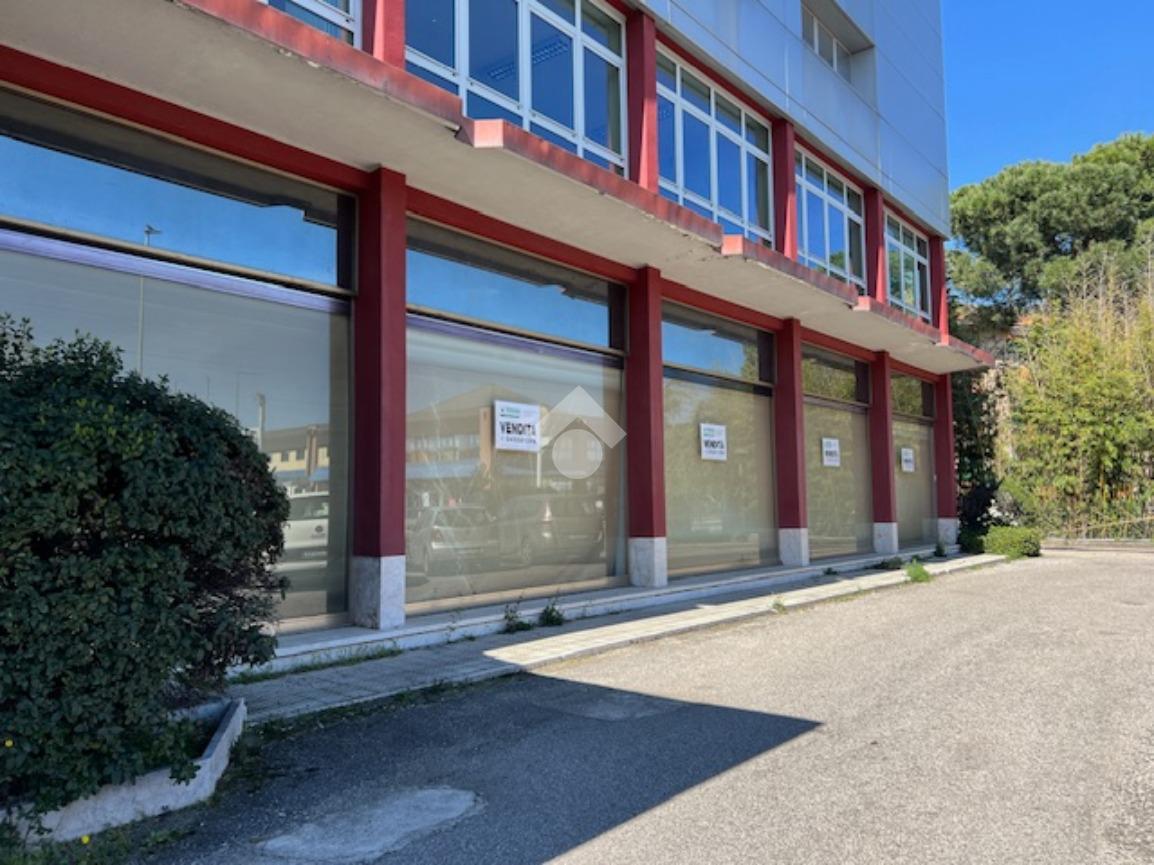 Negozio in Via Forte Tomba 7, Verona, {3} - Foto 2
