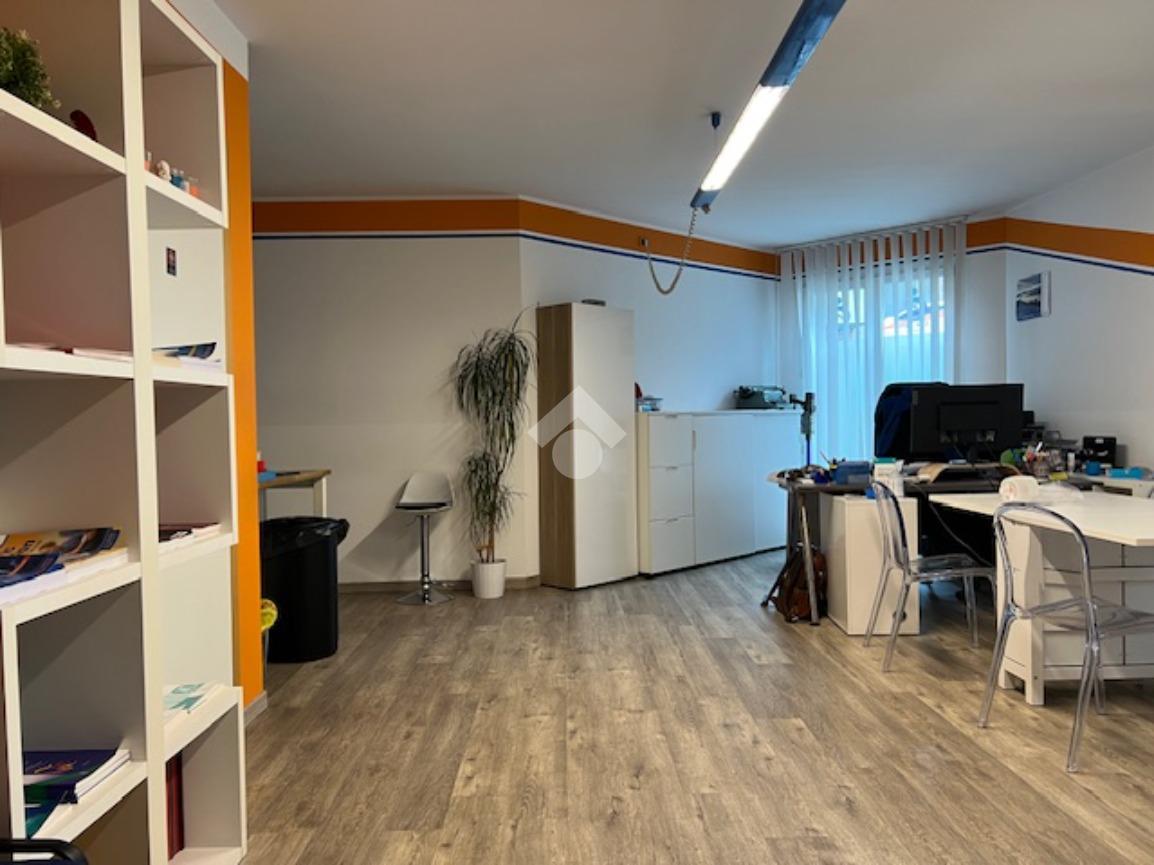 Ufficio in Via Vittorio della Vittoria 27, Verona, {3} - Foto 1