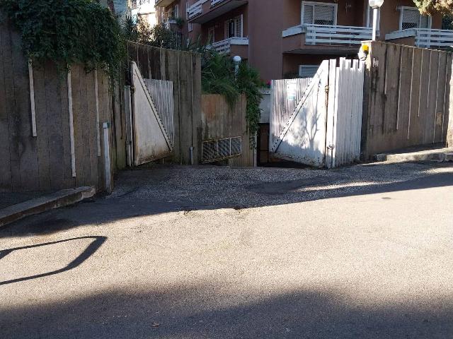 Garage or car box in Via Courmayeur, Roma - Photo 1